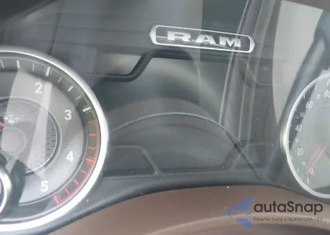 2020 Ram 2500 Laramie 4X2 6'4 Box z USA, uszkodzony, nr VIN 3C6UR4FL0LG221993